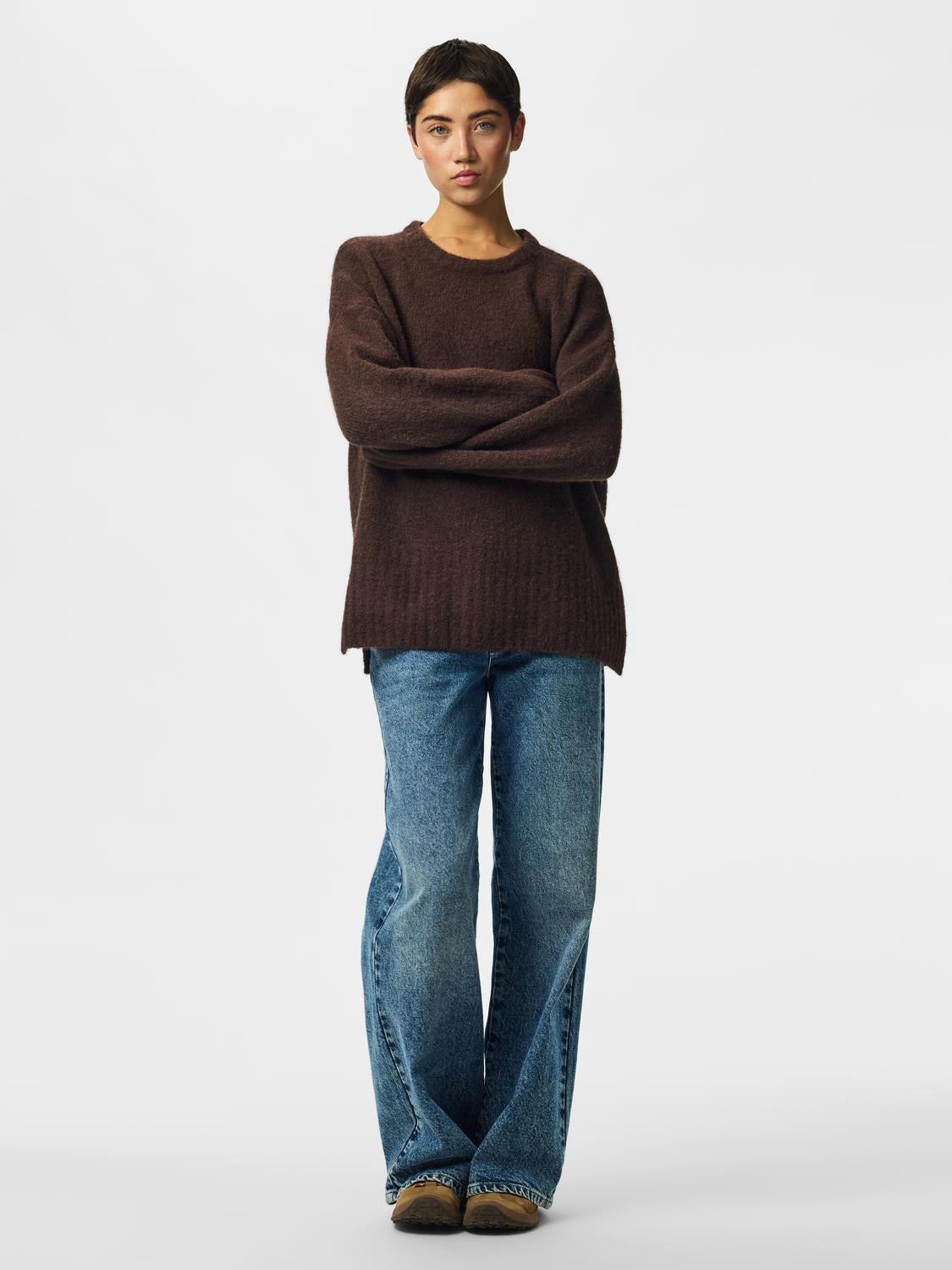 model_shot-front_full